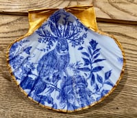 Image 1 of Shell trinket dish blue and white rabbit design 
