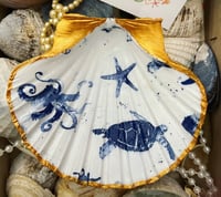 Image 1 of Shell trinket dish - blue and white sealife design