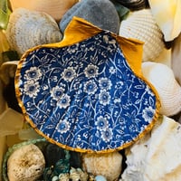 Image 1 of Shell trinket dish blue and white floral design