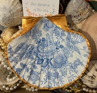 Image 1 of Shell trinket dish classic blue and white design 