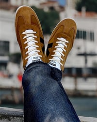 Image 14 of Victoria tan suede 70’S heritage trainer sneaker made in Spain 