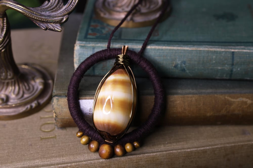 Image of Brown hemp shell necklace