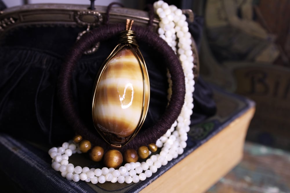 Image of Brown hemp shell necklace