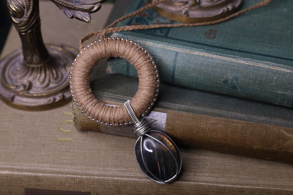 Image of Beige hemp labradorite necklace