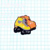 ROLLERSKATES SOFT ENAMEL PIN