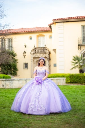 Image of Quinceañera Portrait Session (Special Pricing)