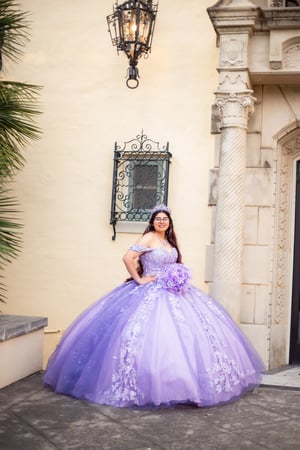 Image of Quinceañera Portrait Session (Special Pricing)
