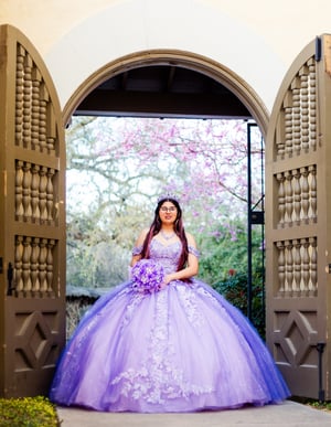 Image of Quinceañera Portrait Session (Special Pricing)