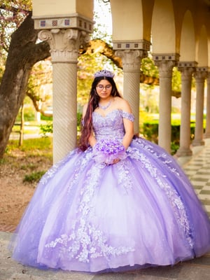 Image of Quinceañera Portrait Session (Special Pricing)