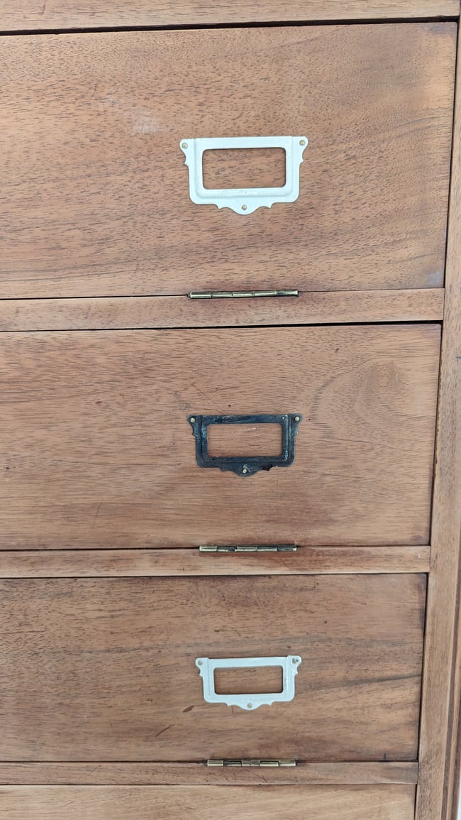 Meuble de métier à clapets.