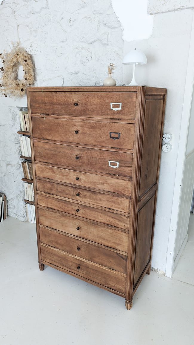 Meuble de métier à clapets.