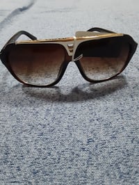 Image 2 of LV Sunglass Black