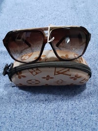 Image 1 of LV Sunglass Black