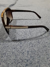 Image 5 of LV Sunglass Black