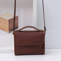 Image 1 of Little Lunch Purse in vintage brown 2