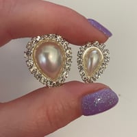 Teardrop Diamond Pearl Plugs (sizes 2g-3/4)