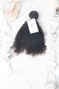 Image 2 of Xo Kinky Curly 