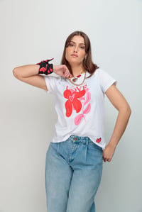 Image 1 of CAMISETA FLOR LOVE