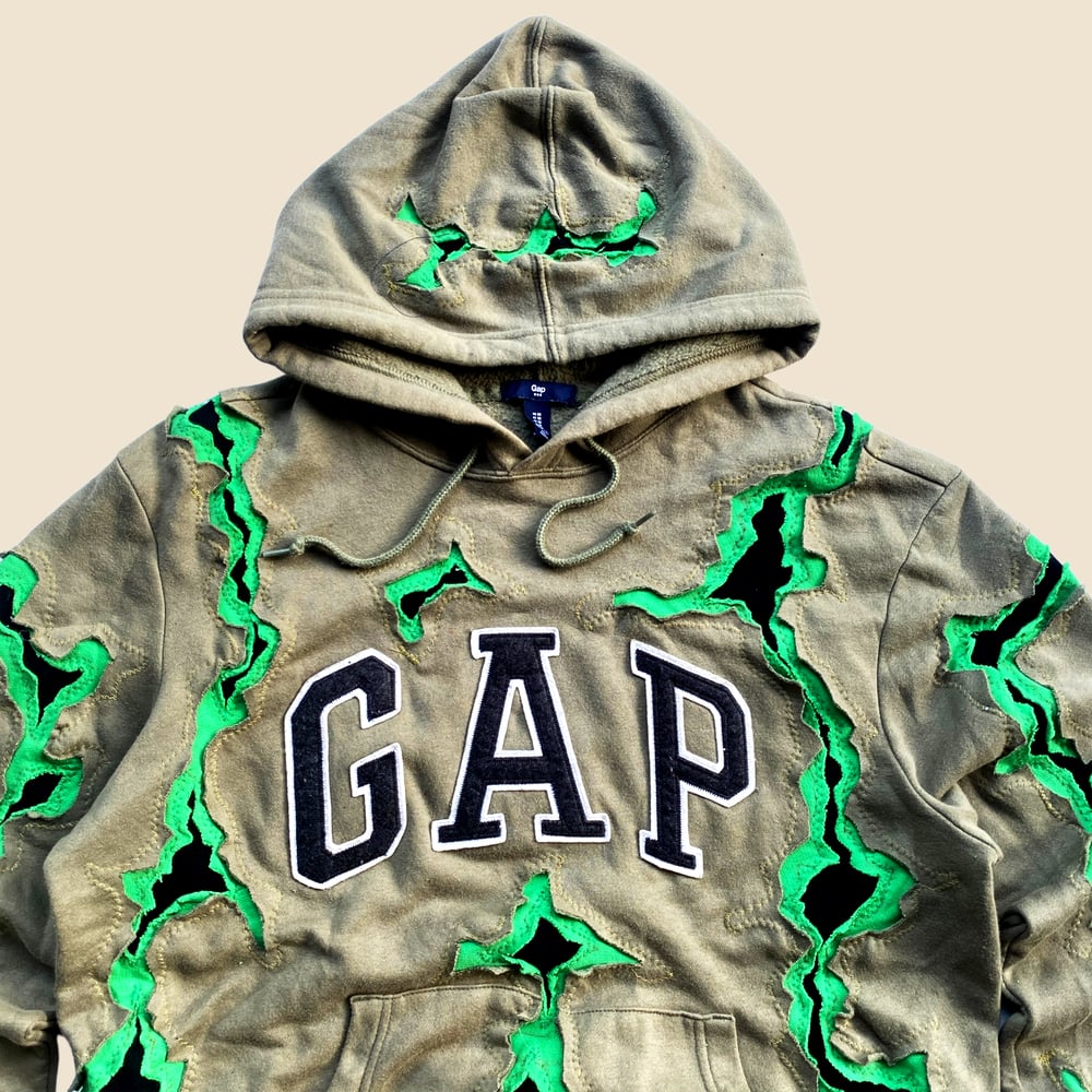 REWORKED GAP CRACKY HOODIE SIZE MEDIUM 