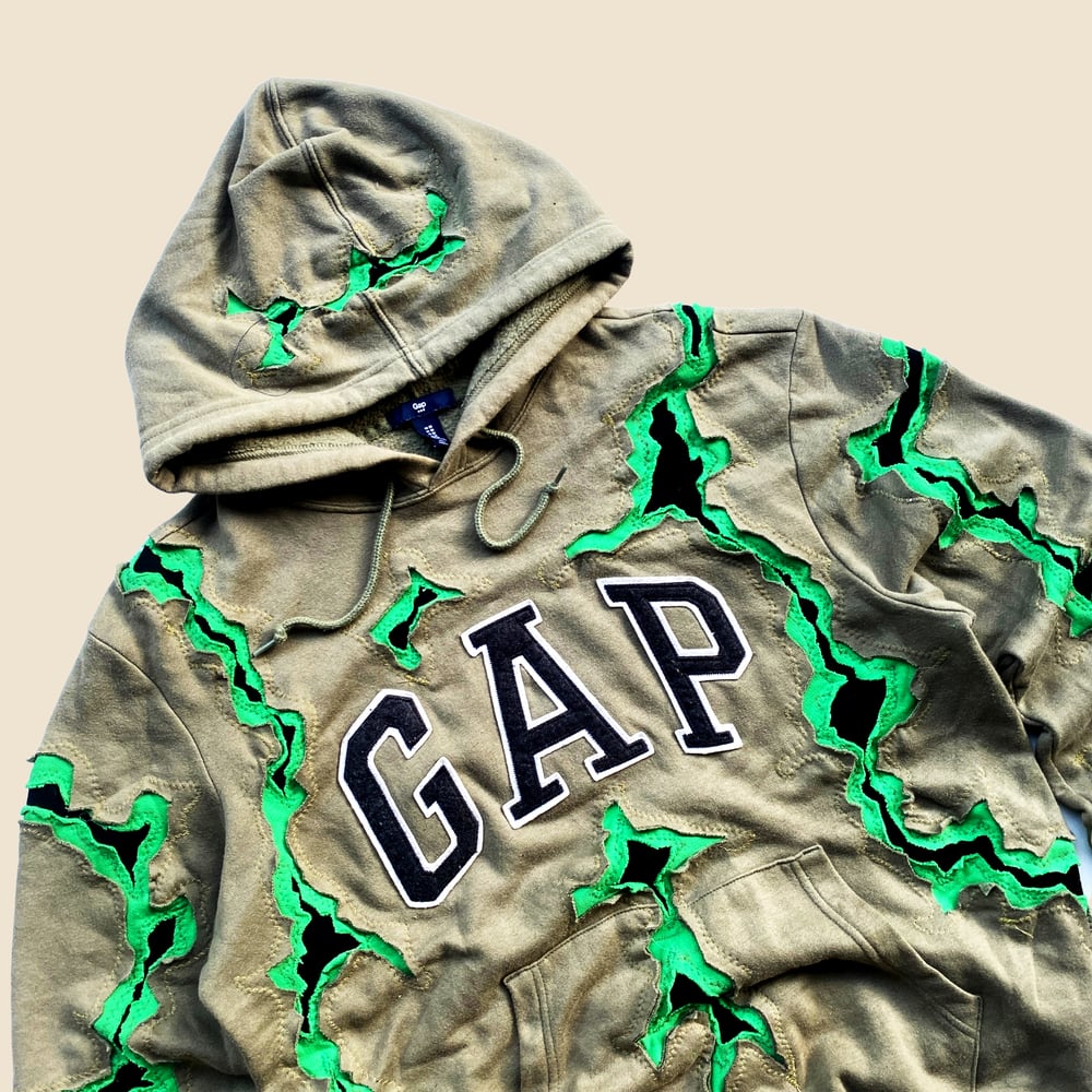 REWORKED GAP CRACKY HOODIE SIZE MEDIUM 