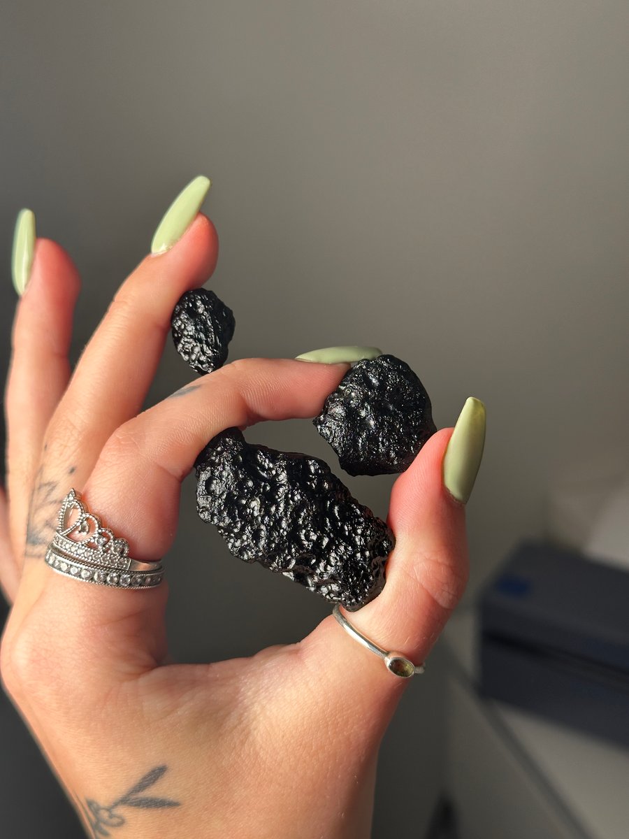 INDOCHINITE (TEKTITE) FROM THAILAND | thewitchespitstop
