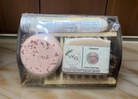 Image 1 of Calamine Sensitive Skin Gift Set