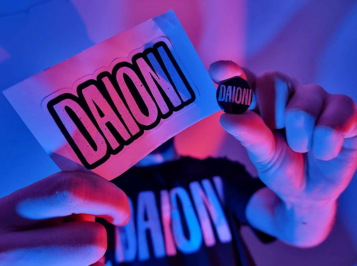 Sticker 'N Badge | Daioni