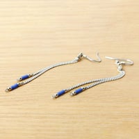 Image 1 of Boucles d'oreilles pendantes argent bleues "Mé"