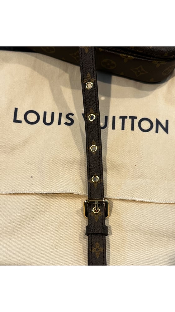 Image of Louis Vuitton Monogram Pochette Métis Bag