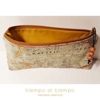 Image 2 of Estuche