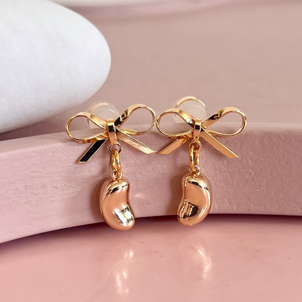 Image of Gold Bow and Bean Studs