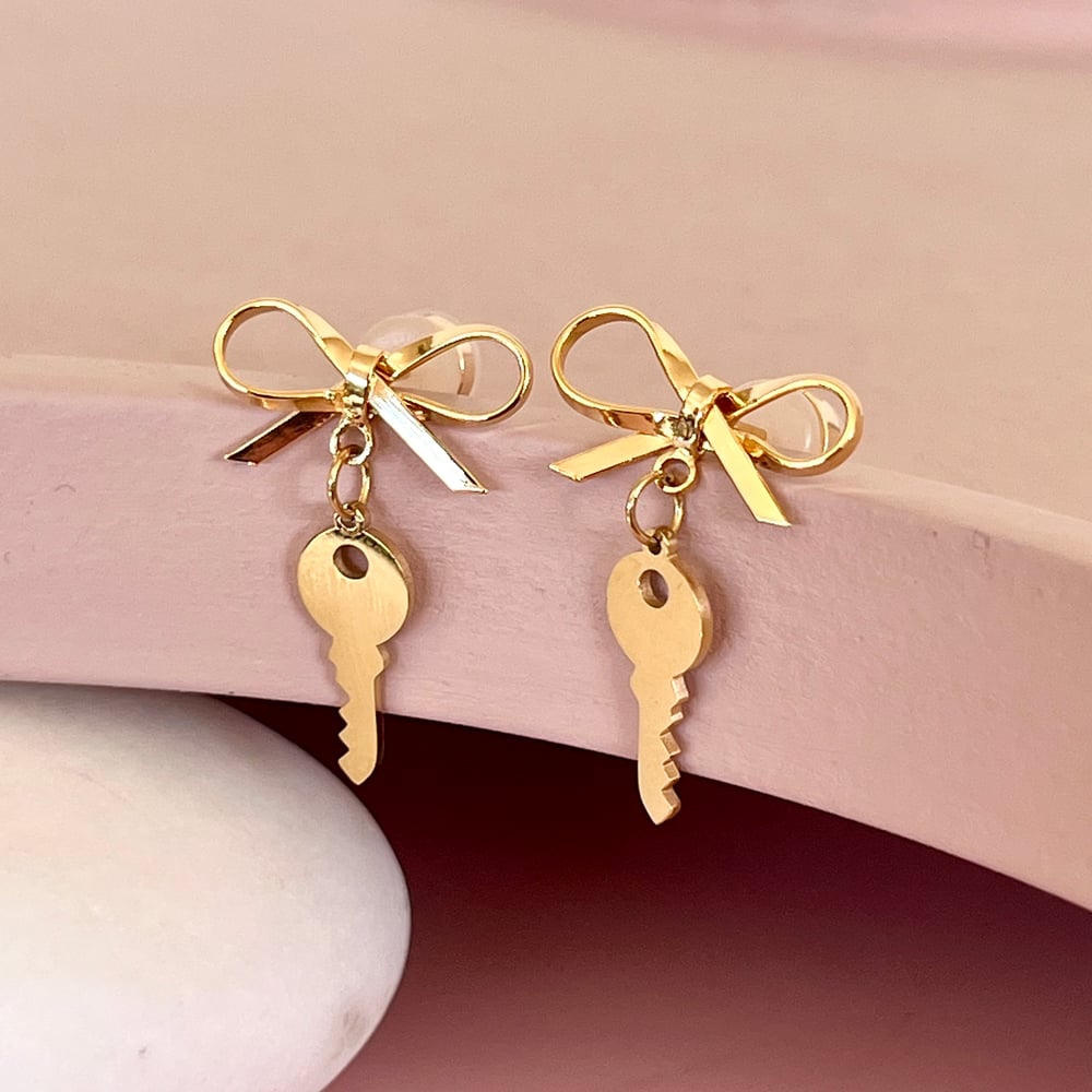 Image of Gold Bow and Little Key Studs