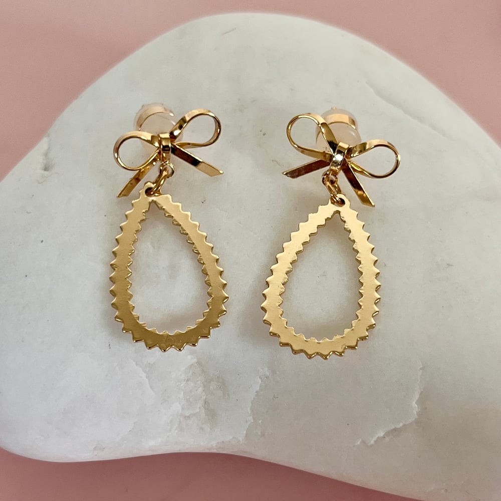 Image of Gold Bow Stud and Teardrop Midi sized Drops