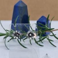 Image 3 of Silver Daisy Studs (SJ071)