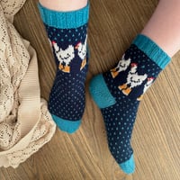 Image 5 of Patron chaussettes Rainy Chicken