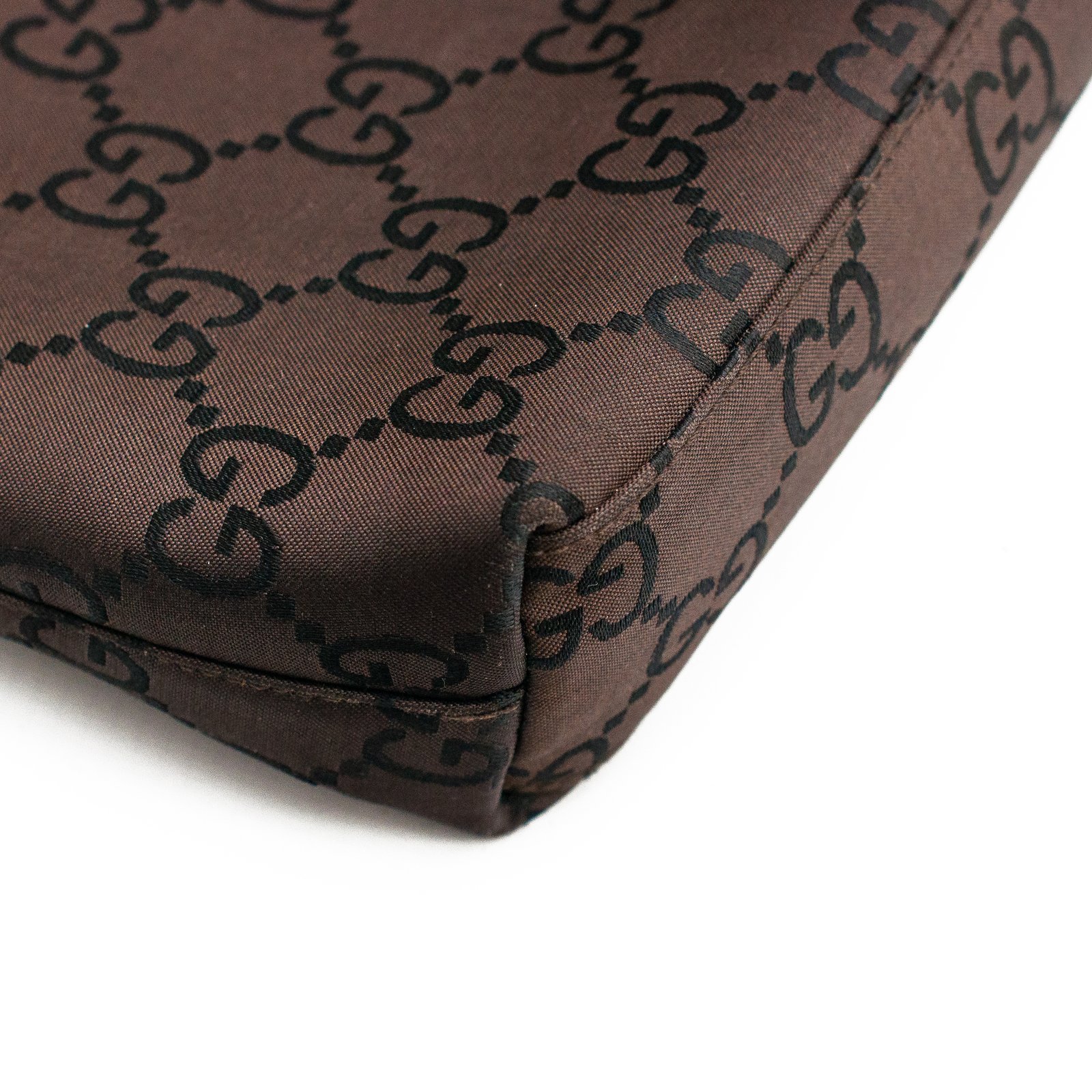 Gucci by Tom Ford 1998 Brown Monogram Shoulder Bag † Ruder Gucci by Tom Ford 1998 Brown Monogram Shoulder Bag † Ruder