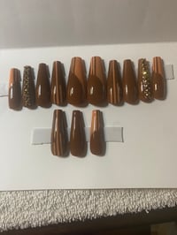 Image 2 of Brown is just Peachy