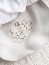 Image 4 of Boucles d'Oreilles NAOLIE - Blanc - Or/Argent
