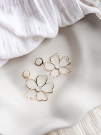 Image 6 of Boucles d'Oreilles NAOLIE - Blanc - Or/Argent