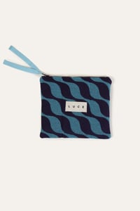 Image 1 of POCHETTE PANCAKE MAXI WAVE BLU