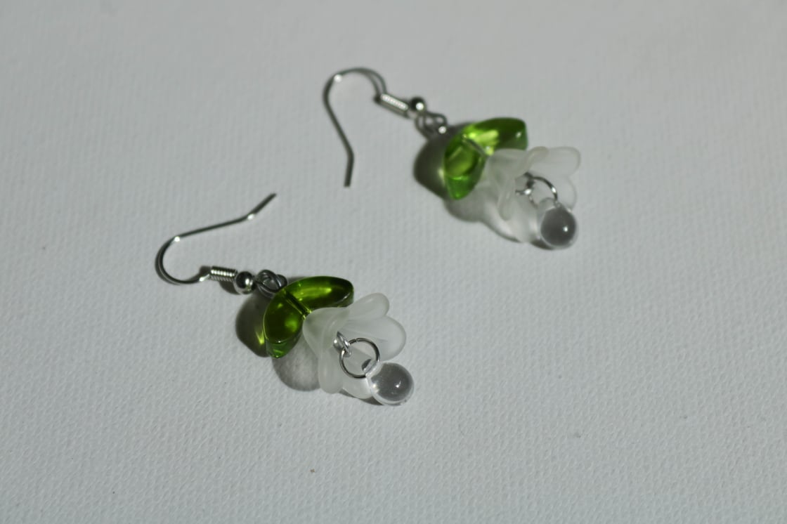 Image of dew drop earrings