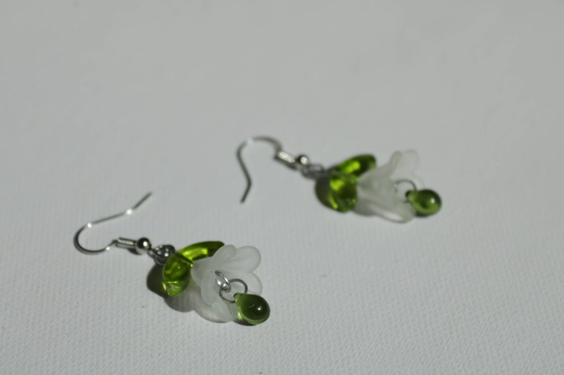 Image of dew drop earrings