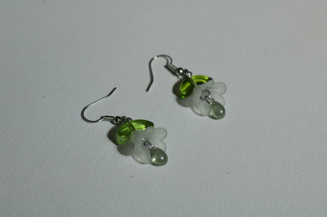 Image of dew drop earrings