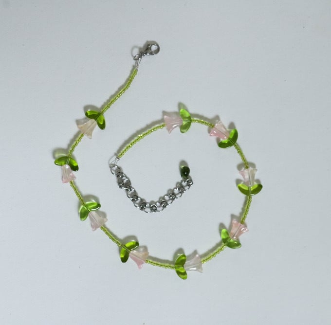 Image of light pink tulip chain necklace