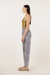 Image 3 of PANTALONE PERÙ FLORAL BLU €180 -30%