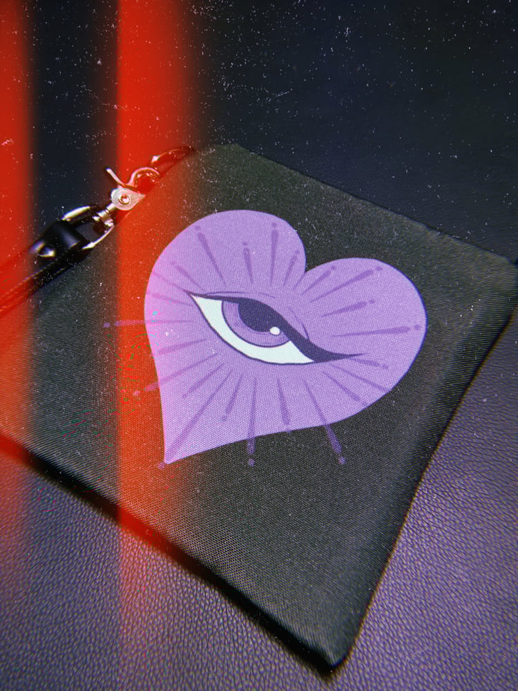 Image of CADAVRA HEART WRISTLET BAG