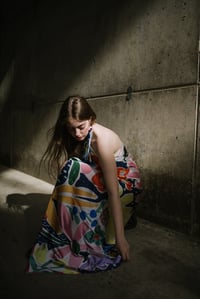 Image 5 of Pañuelo Floral Azules – Satén (Varias Medidas)