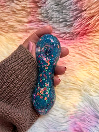 Image 11 of Turquoise Girly Freezable Glitter Glass Pipe   Color Changing Pipe