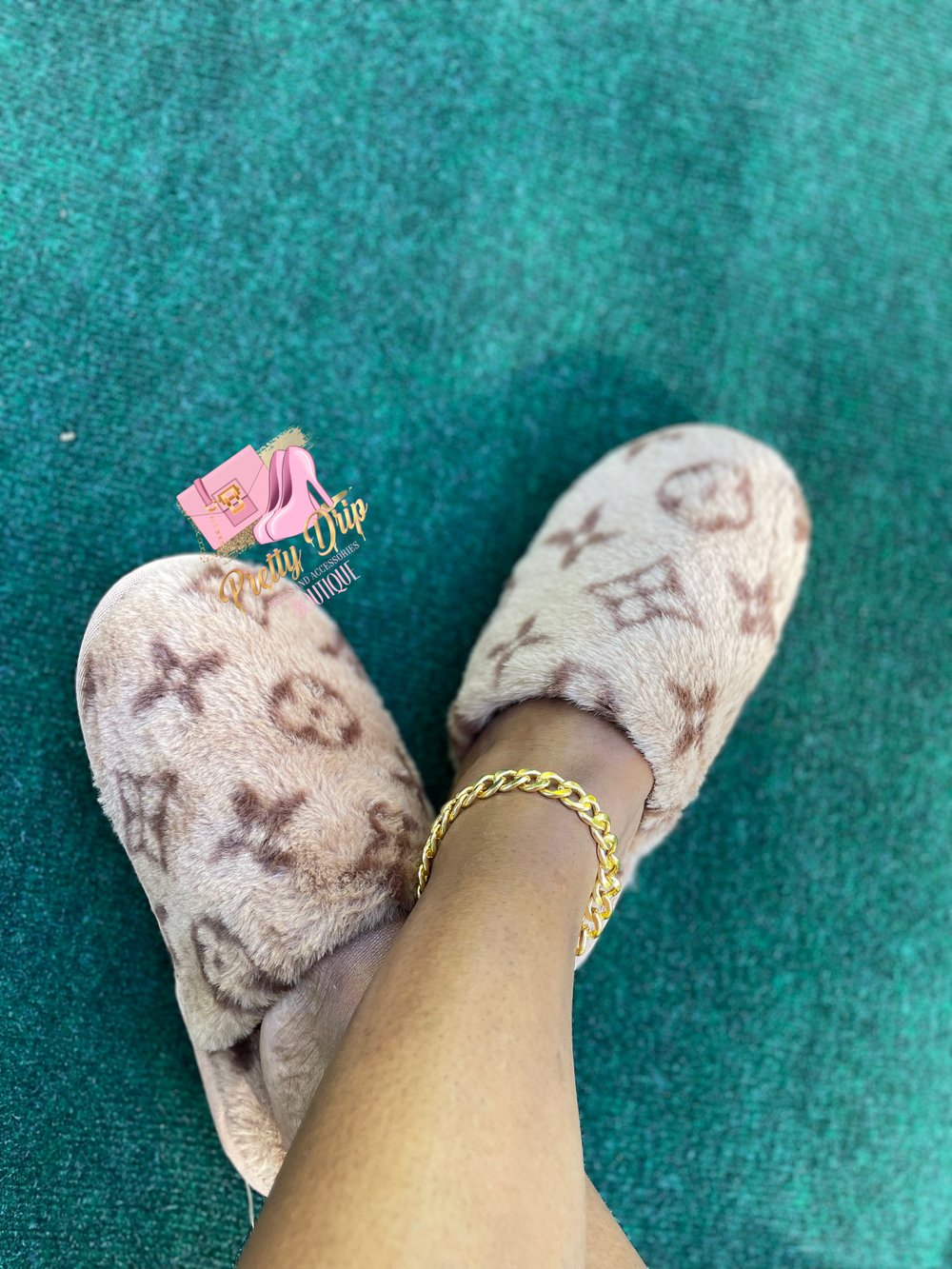 LV Slippers 