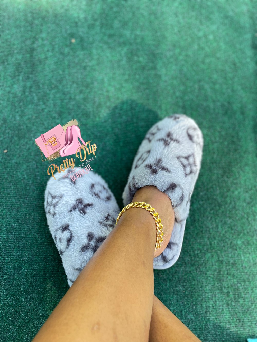 LV Slippers 